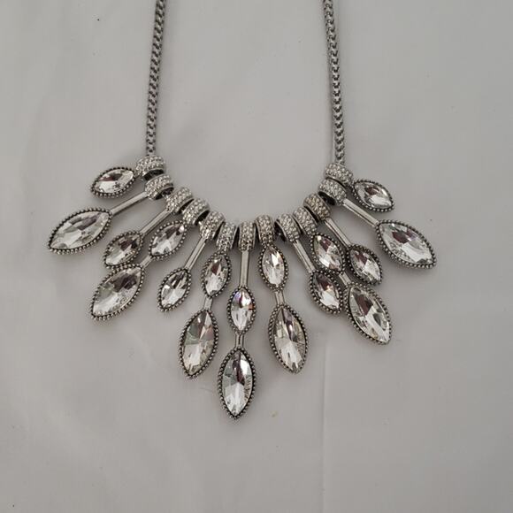 Women's Silver Tone Tear Drop White Crystal Stone Necklace 16 Inches - Picture 2 of 4